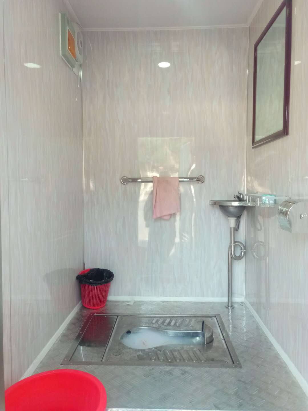 泡沫封堵式移動廁所